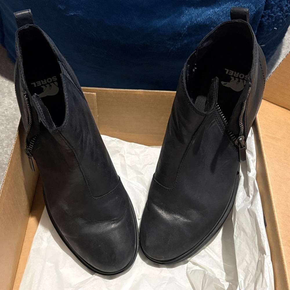 Sorel Women's Sleek Black Ankle Booties